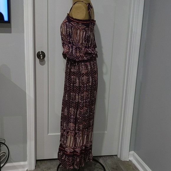 Patterned Maxi Dress - Picture 3 of 4